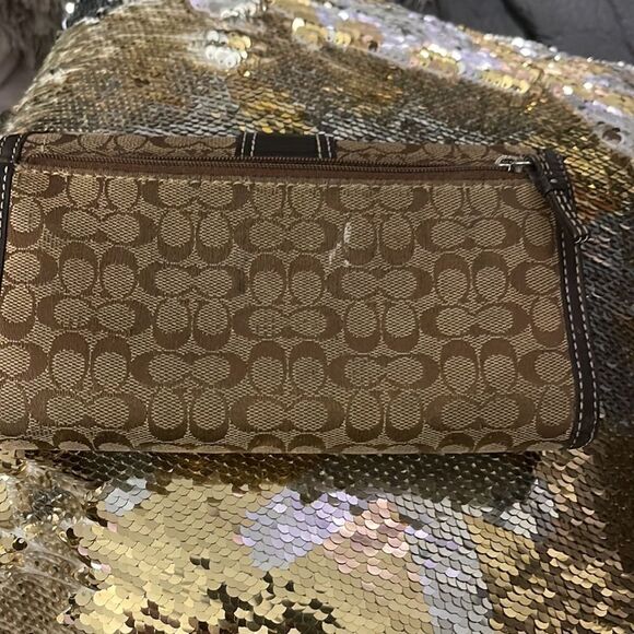 Coach tan brown signature c buckle trifold checkbook wallet - Picture 2 of 10